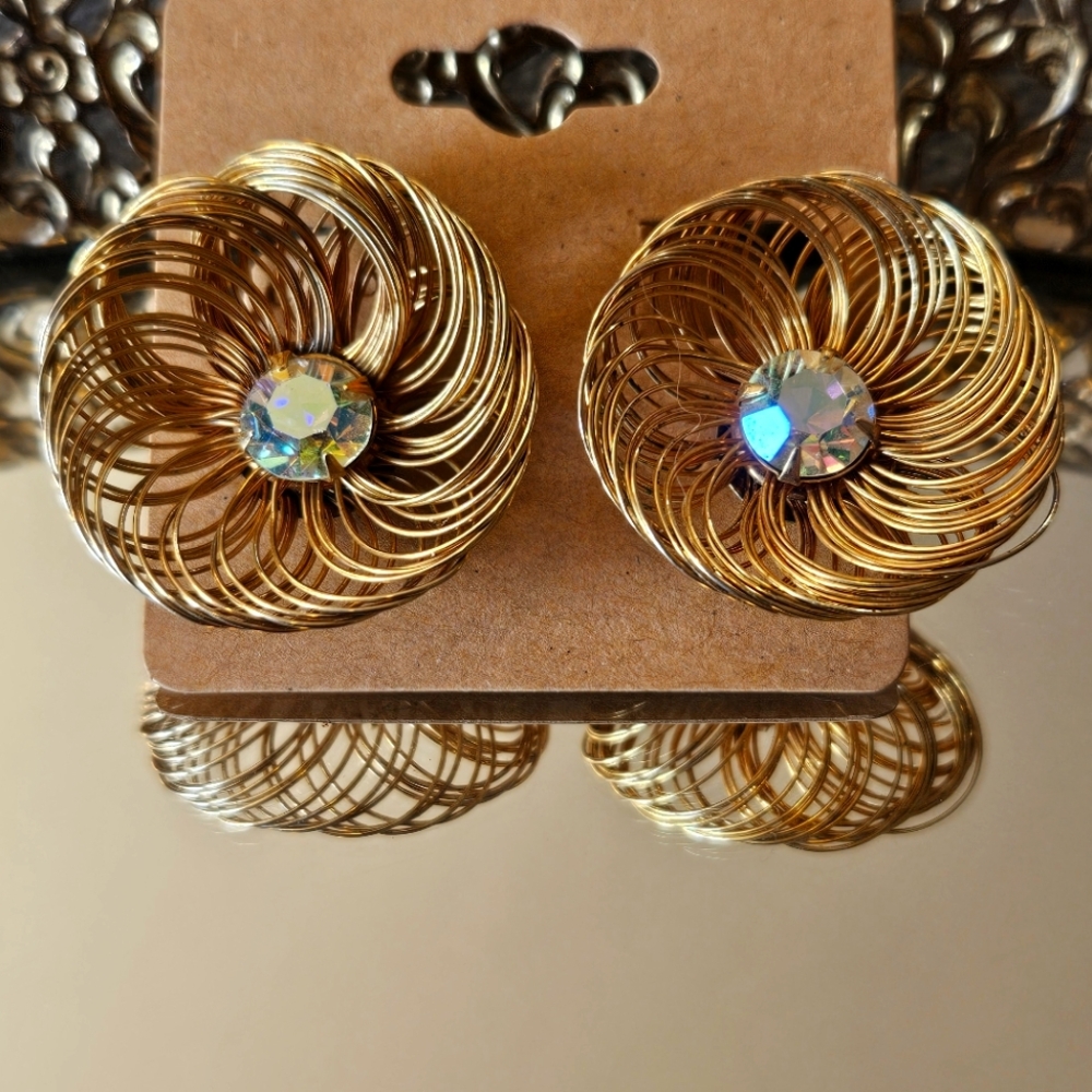 Sarah Coventry Aurora Borealis Spun Wire Gold Tone Clip On Earrings
